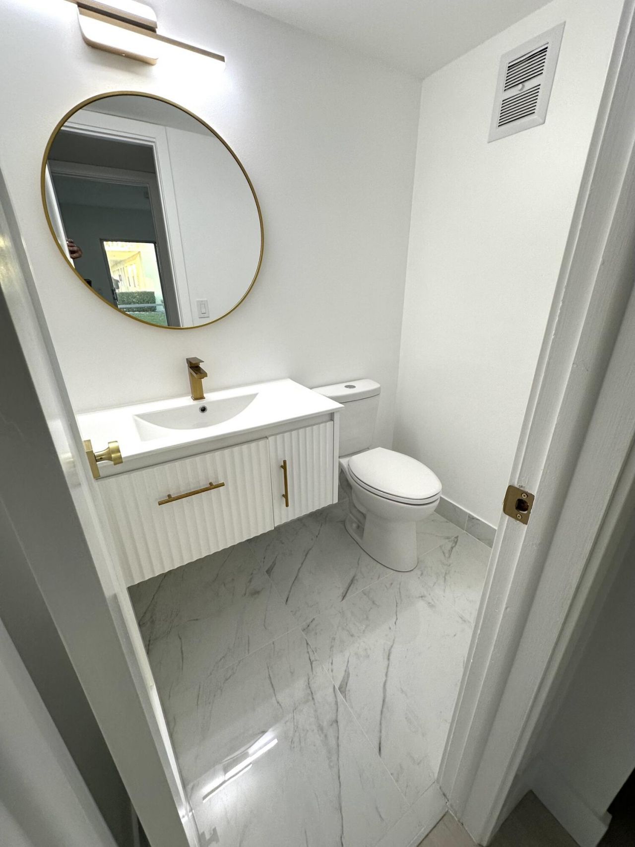 121 Sheffield F, West Palm Beach, FL 33417 Photo