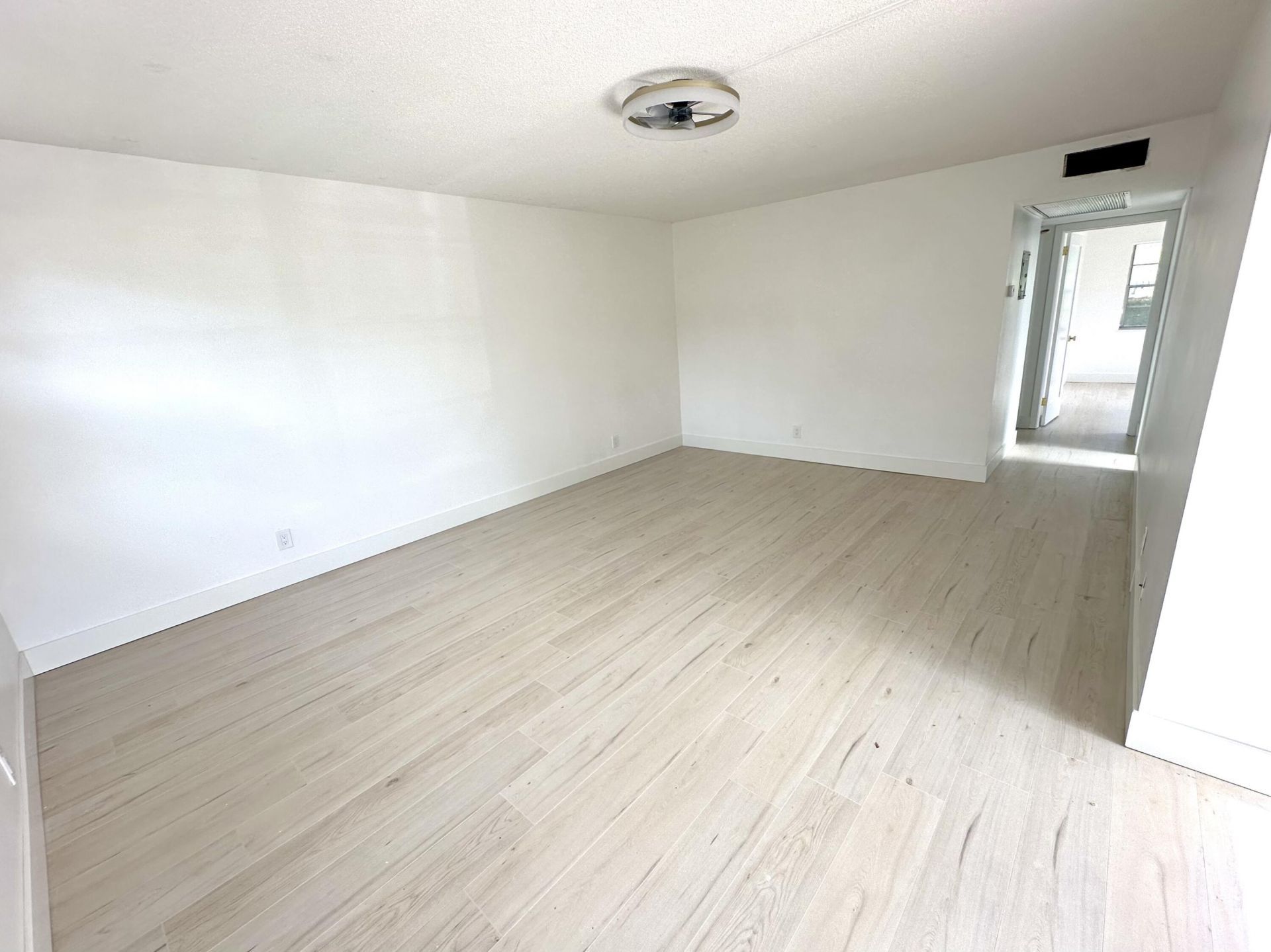 121 Sheffield F, West Palm Beach, FL 33417 Photo