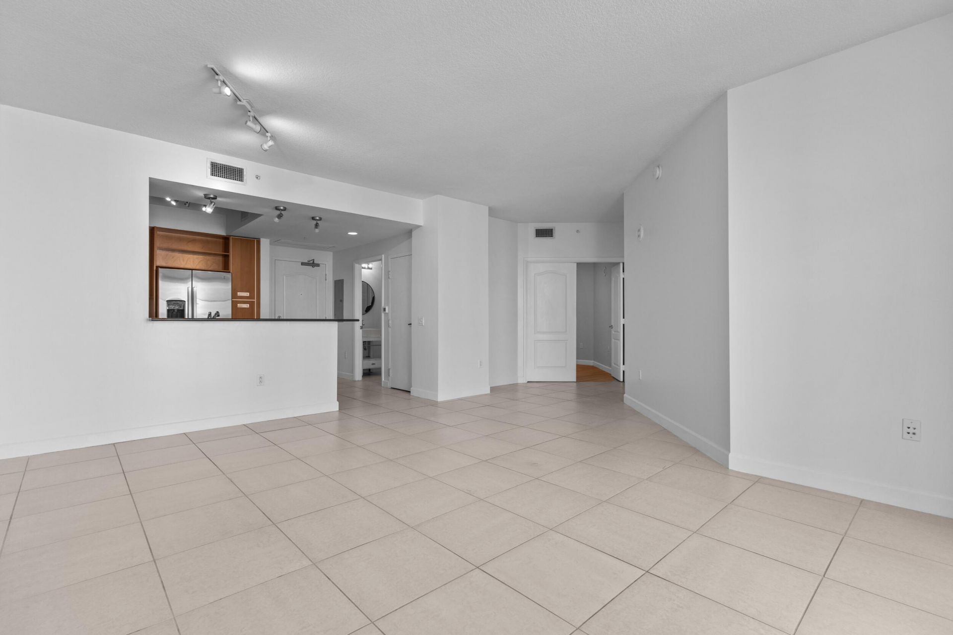 410 Evernia Street, Unit 717, West Palm Beach, FL 33401 Photo