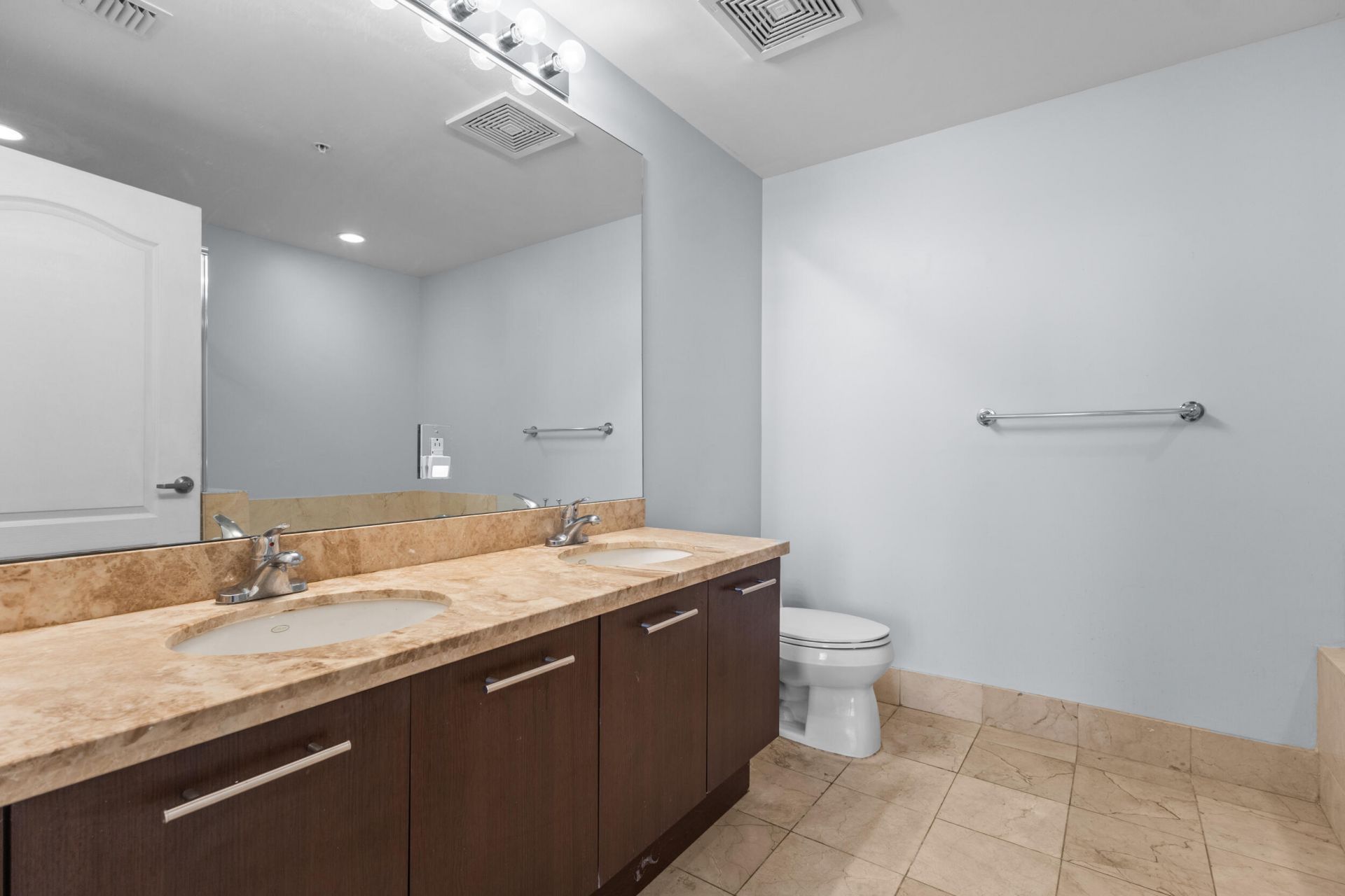 410 Evernia Street, Unit 717, West Palm Beach, FL 33401 Photo