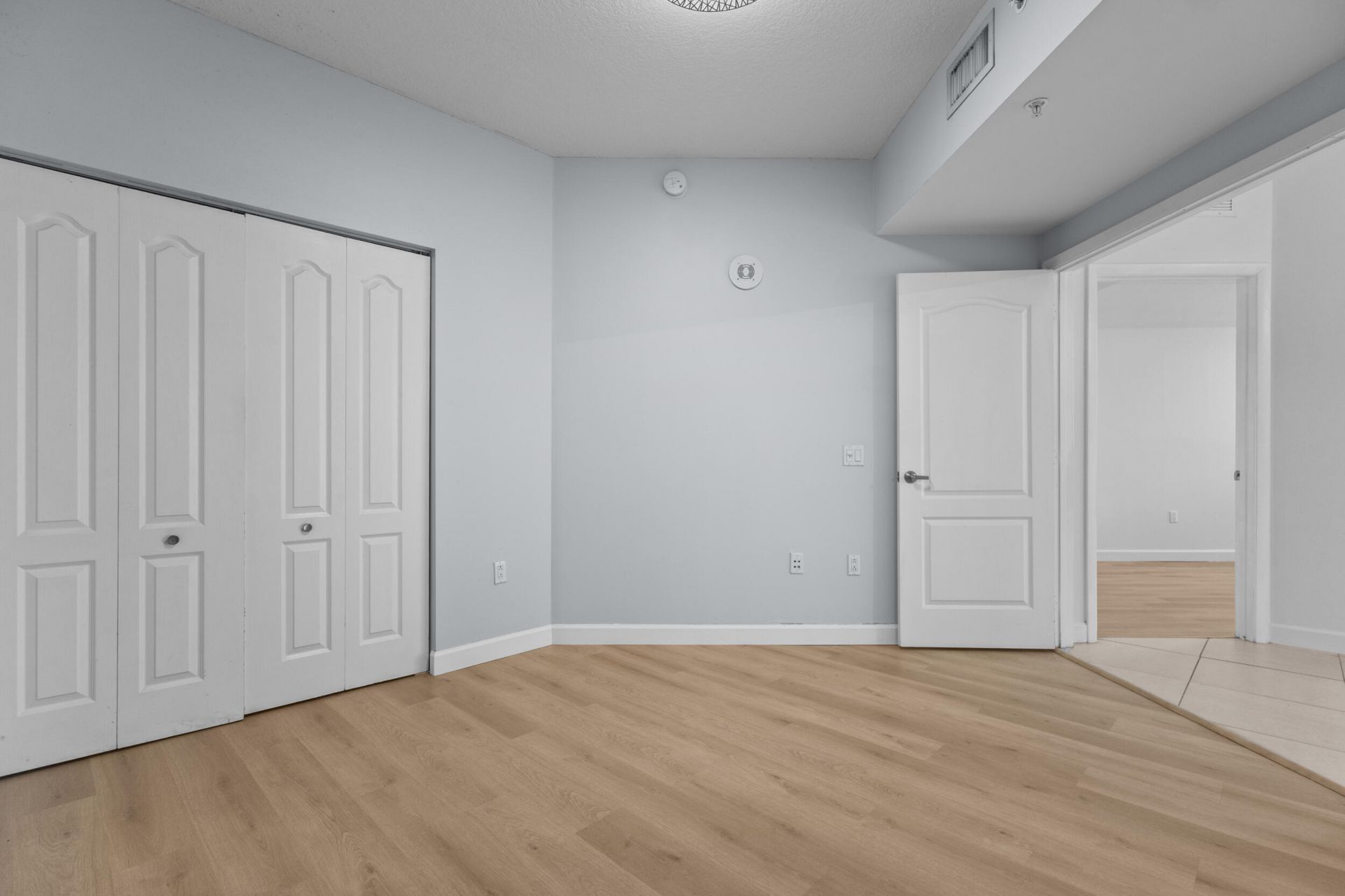 410 Evernia Street, Unit 717, West Palm Beach, FL 33401 Photo