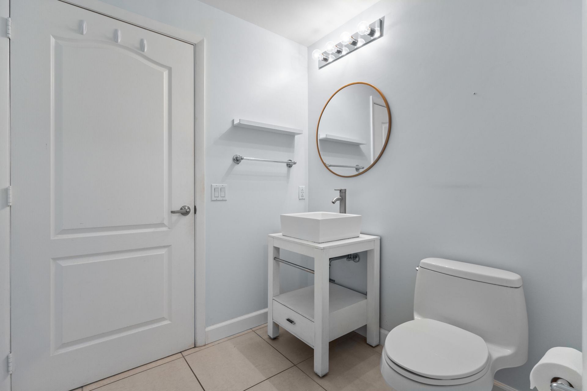 410 Evernia Street, Unit 717, West Palm Beach, FL 33401 Photo