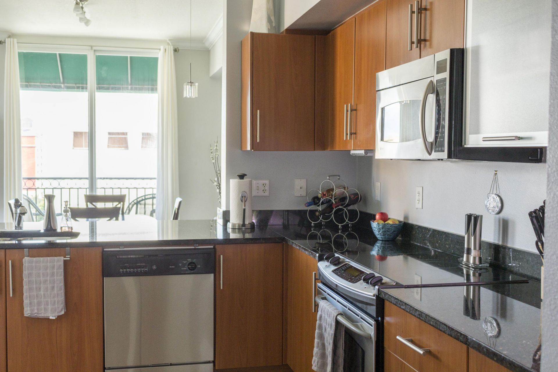 600 S Dixie Highway, Unit 817, West Palm Beach, FL 33401 Photo