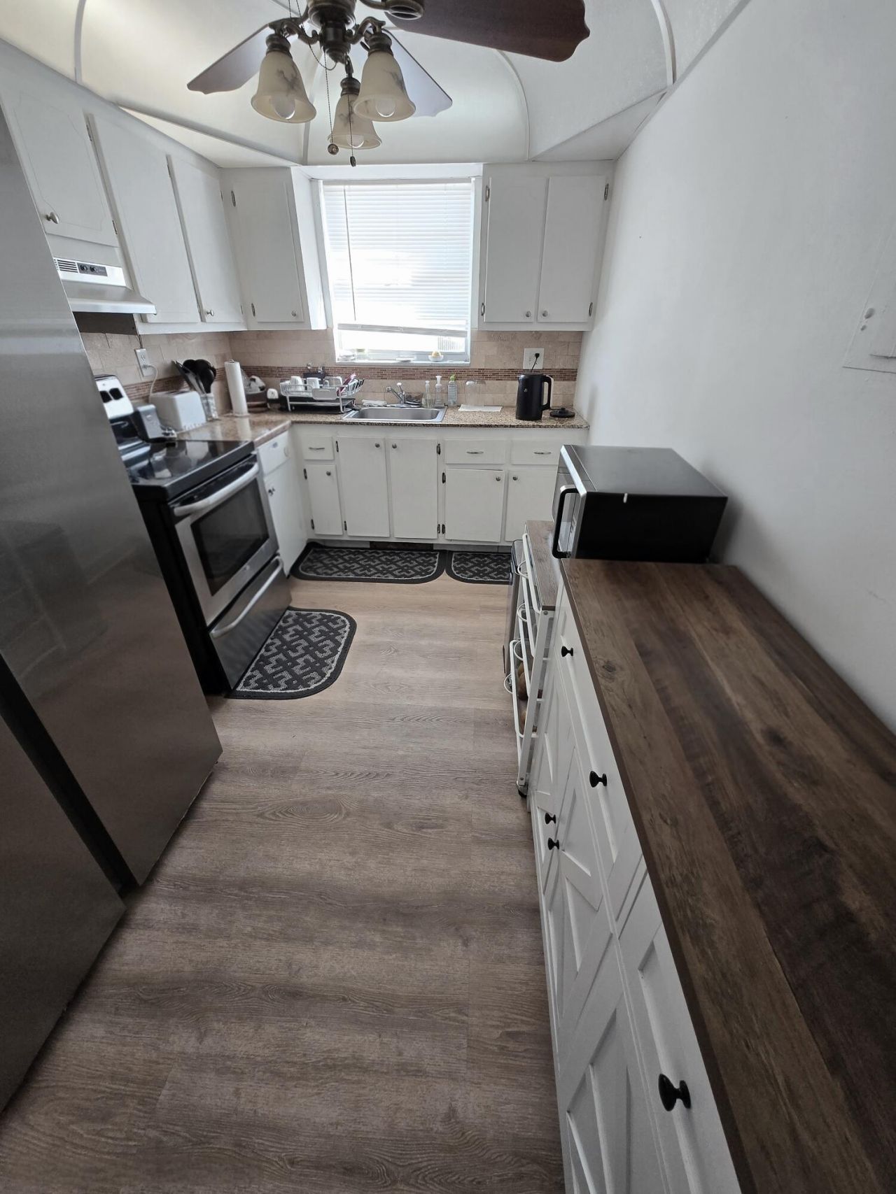 137 Golden Isles Drive, Unit 1202, Hallandale Beach, FL 33009 Photo