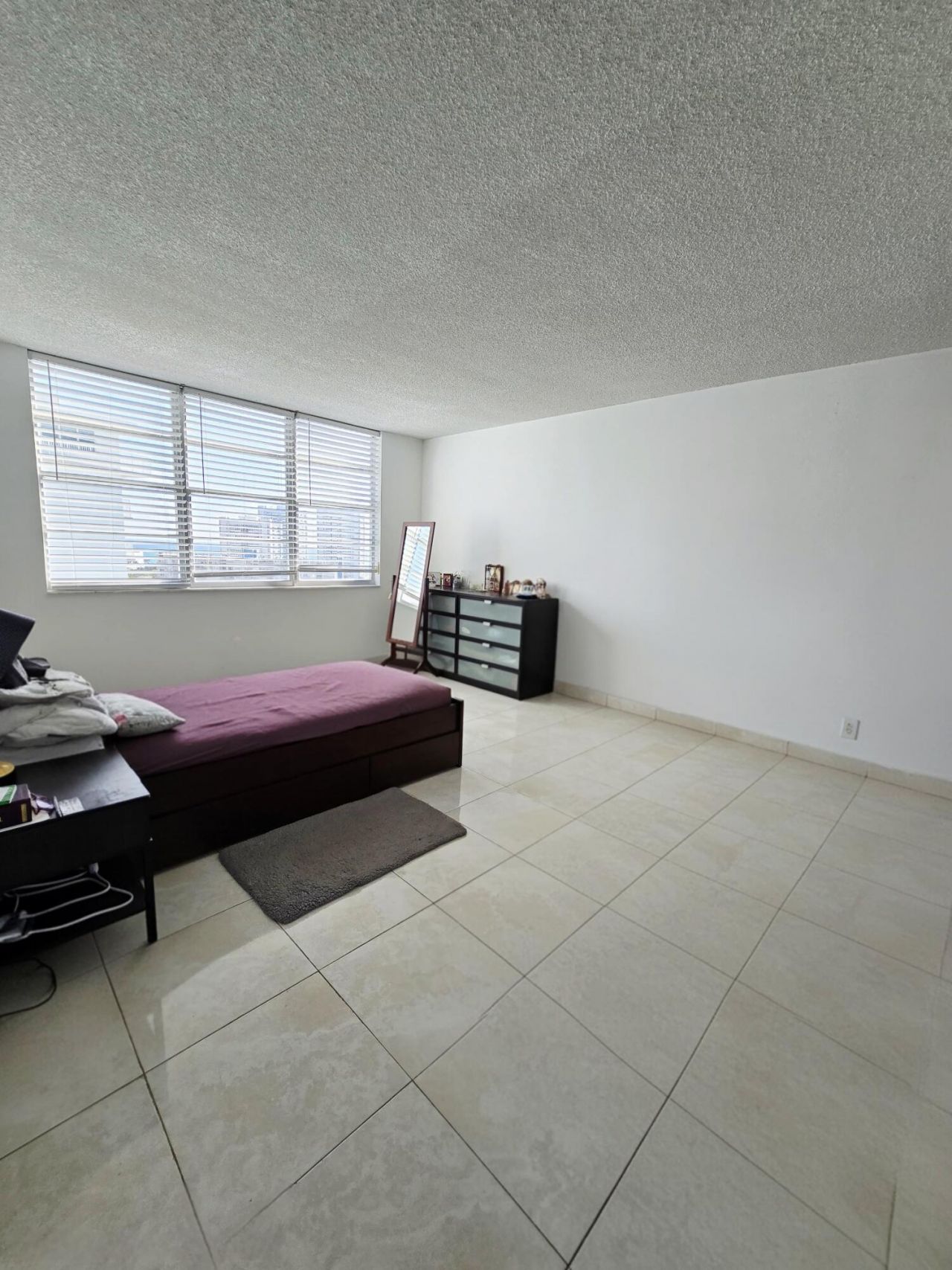 137 Golden Isles Drive, Unit 1202, Hallandale Beach, FL 33009 Photo