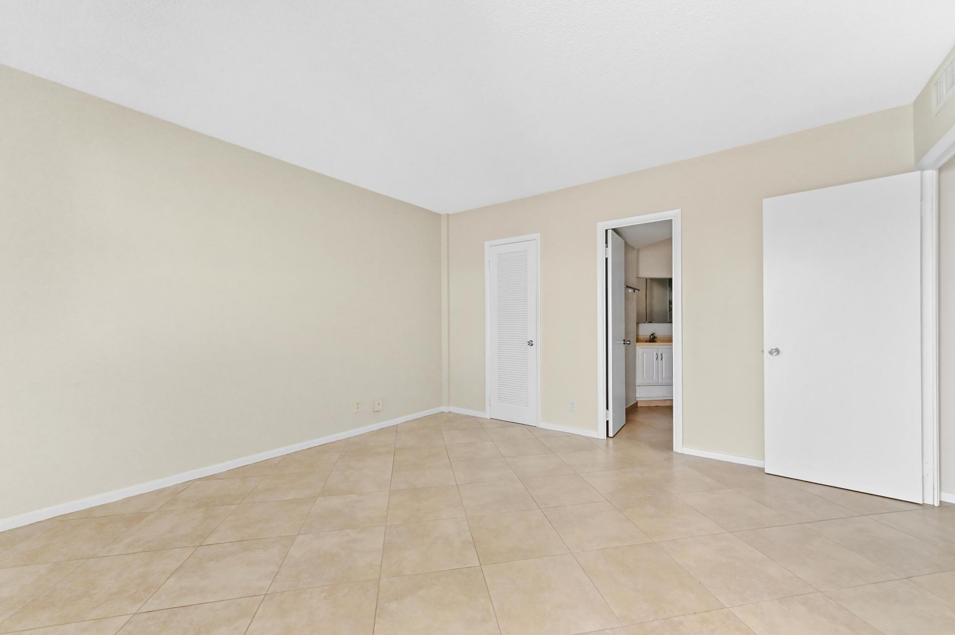 710 N Ocean Boulevard, Unit 710, Pompano Beach, FL 33062 Photo