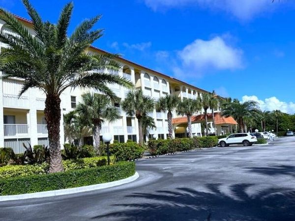 951 De Soto Road, Unit 233, Boca Raton, FL 33432