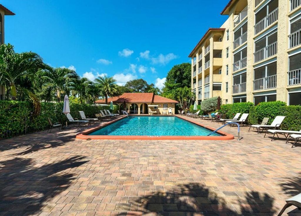 951 De Soto Road, Unit 233, Boca Raton, FL 33432 Photo