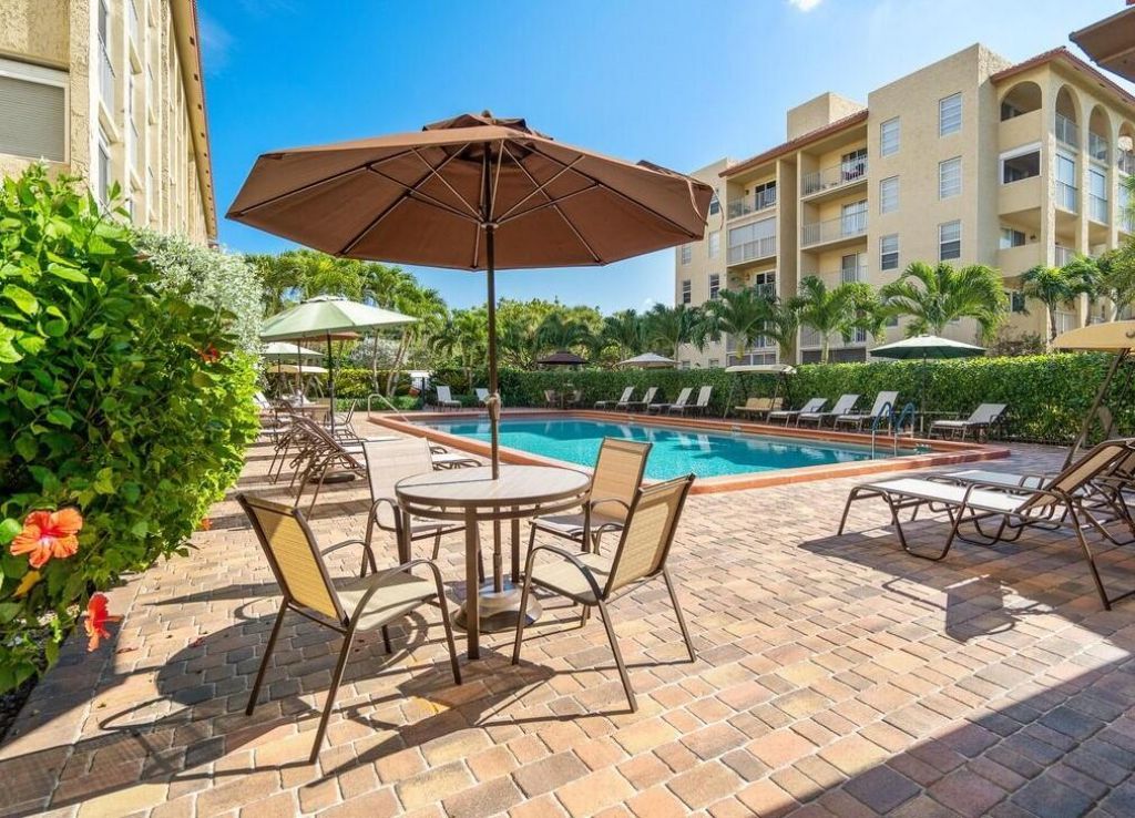 951 De Soto Road, Unit 233, Boca Raton, FL 33432 Photo
