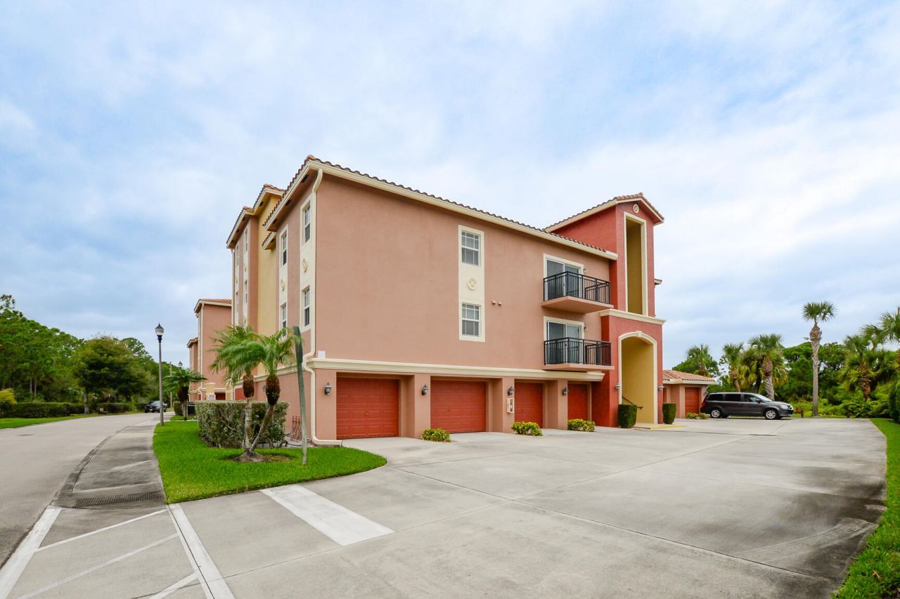 4190 Gator Greens Way, Unit 35, Fort Pierce, FL 34982 Photo