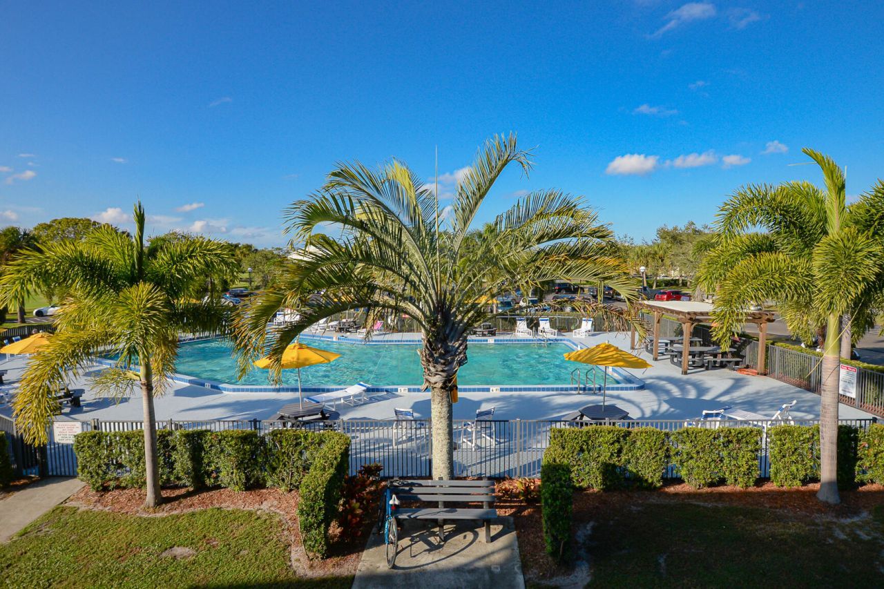 4190 Gator Greens Way, Unit 35, Fort Pierce, FL 34982 Photo