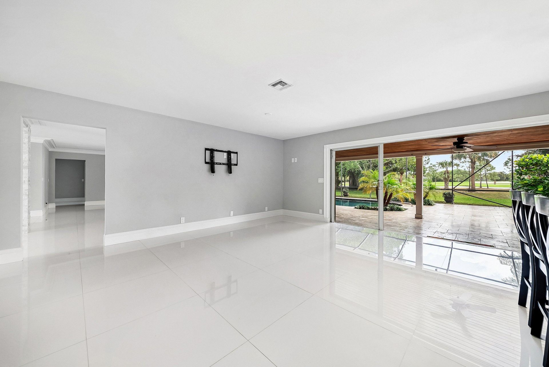 417 N Country Club Drive, Atlantis, FL 33462 Photo