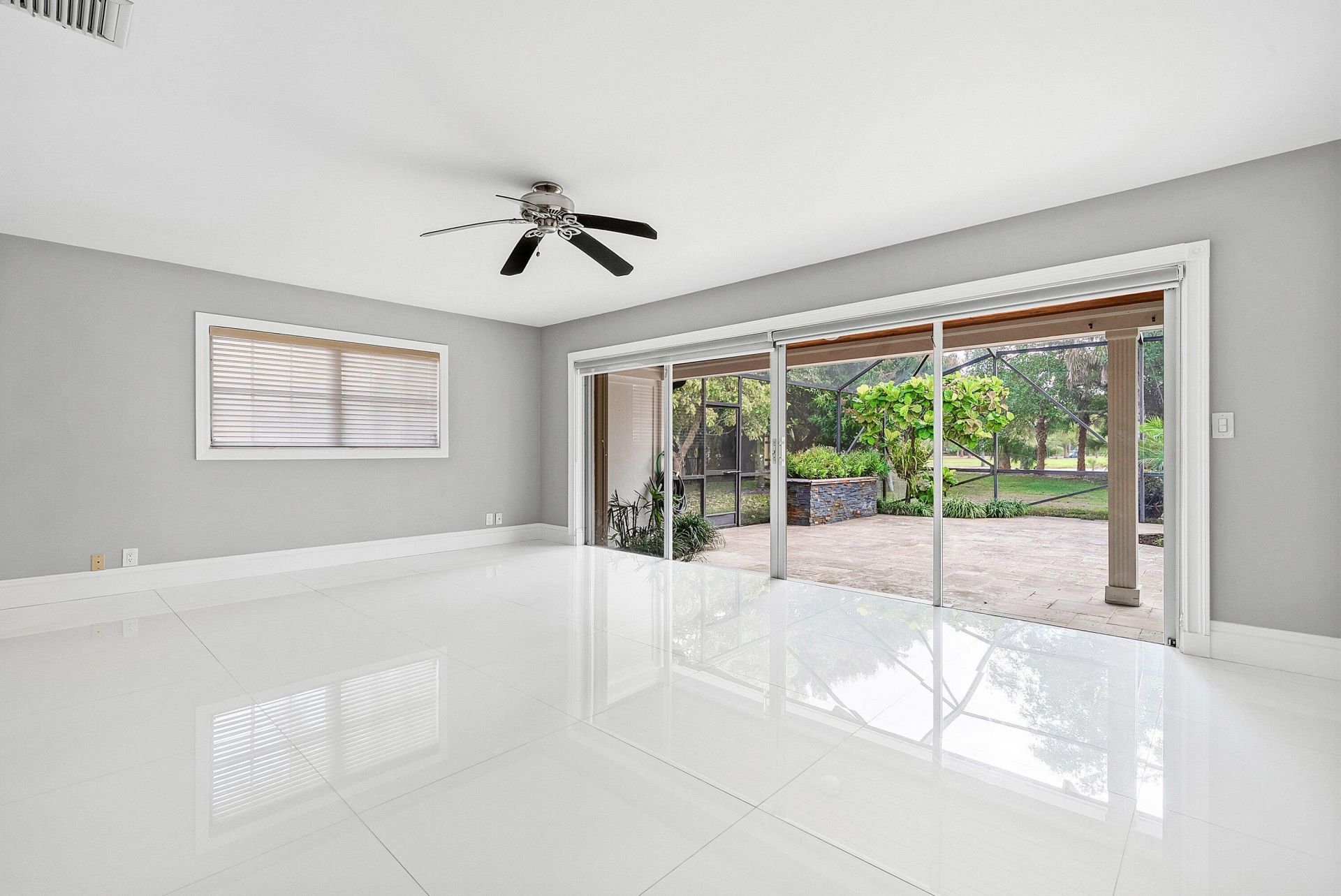 417 N Country Club Drive, Atlantis, FL 33462 Photo