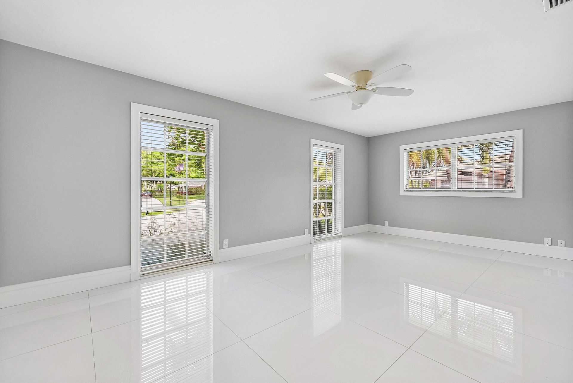 417 N Country Club Drive, Atlantis, FL 33462 Photo