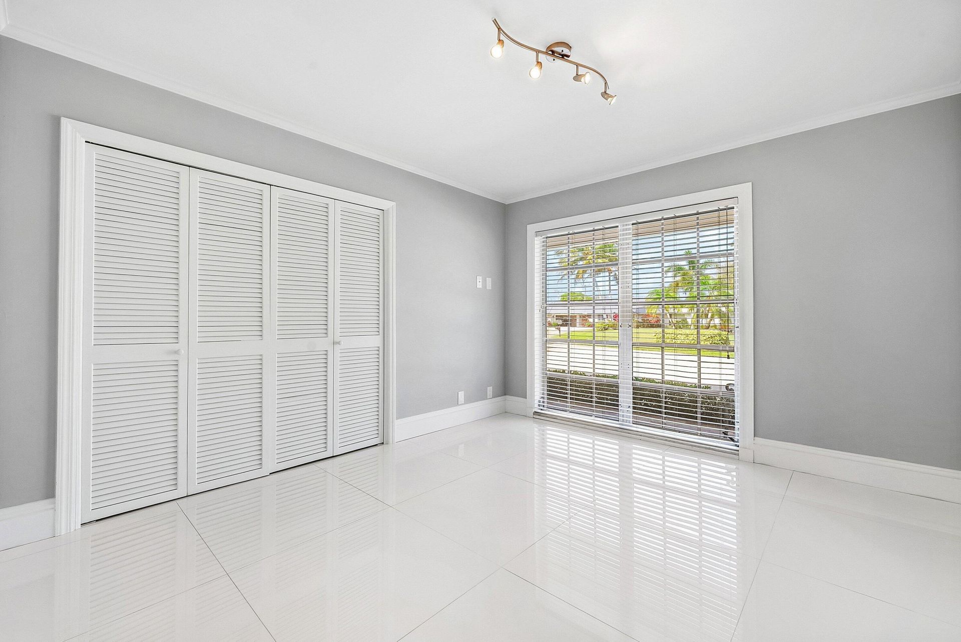 417 N Country Club Drive, Atlantis, FL 33462 Photo