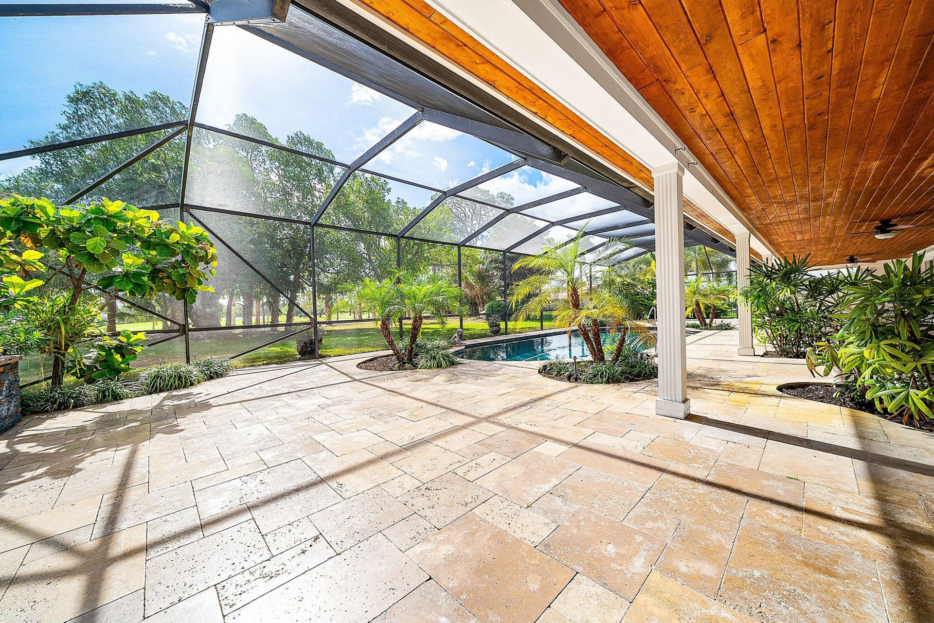 417 N Country Club Drive, Atlantis, FL 33462 Photo