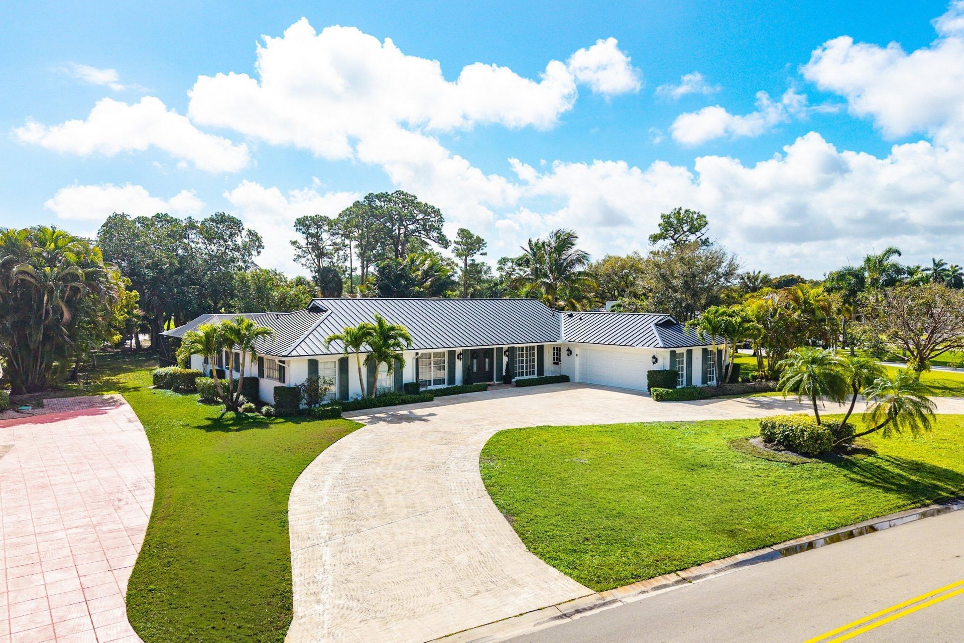 417 N Country Club Drive, Atlantis, FL 33462 Photo