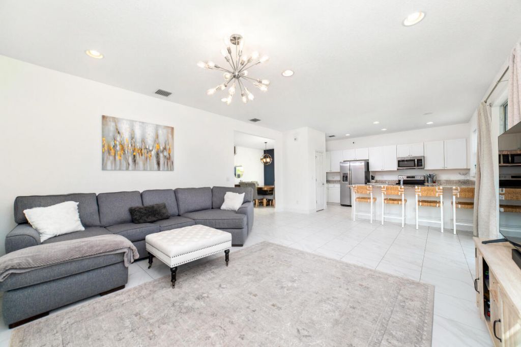 2011 NW Cataluna Circle, Port Saint Lucie, FL 34986 Photo