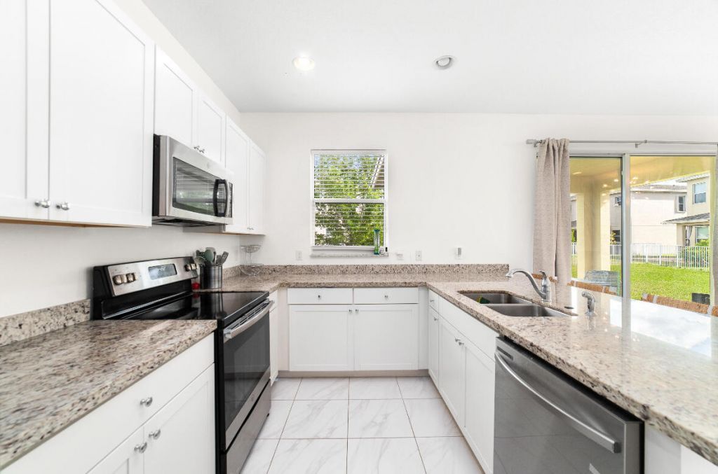 2011 NW Cataluna Circle, Port Saint Lucie, FL 34986 Photo