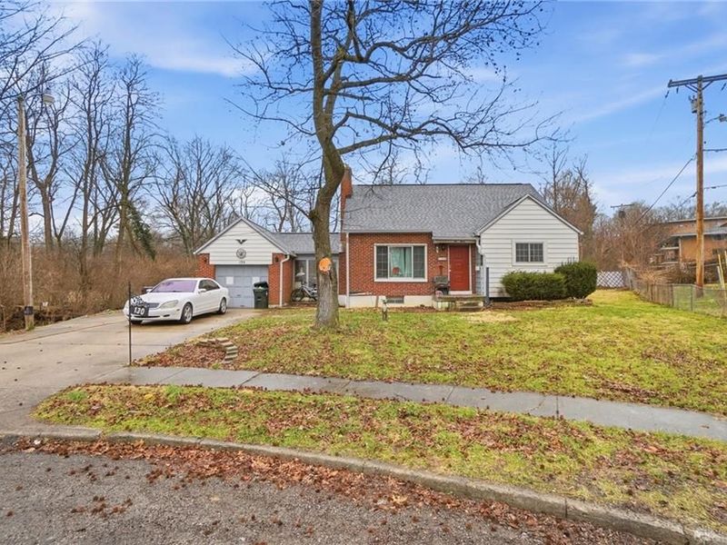 130 W Melford Avenue, Harrison Township, OH 45405 Photo 2