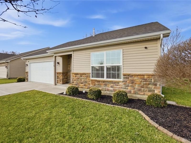 215 Riesling Drive, Englewood, OH 45322 Photo 2