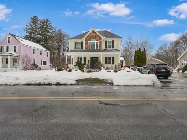90 Elm St, Swansea, MA 02777
