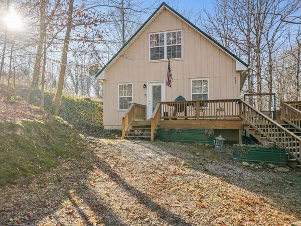 725 Calvert Ridge Rd , Westmoreland, TN 37186