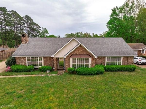 5620 S Lakeshore Drive , Shreveport, LA 71119