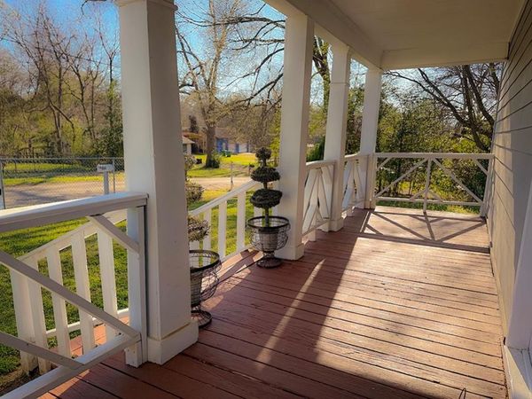 805 W Green Street , Palestine, TX 75801