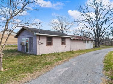 2066 US-127, Russell Springs, KY 42642