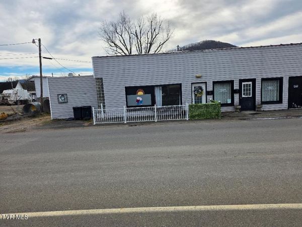 122 East Main Street, Mountain City, TN 37683