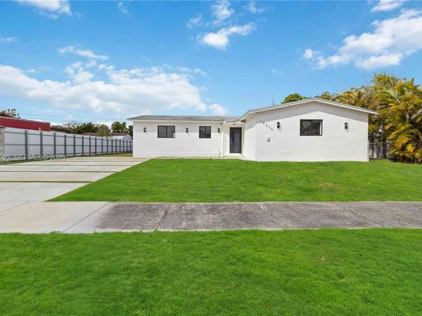 16910 SW 121st Ave, Miami, FL 33177