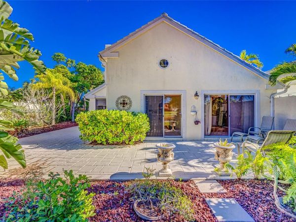 30 Windsor Lane, Palm Beach Gardens, FL 33418