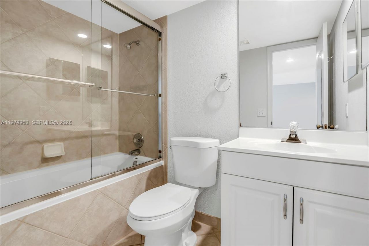 2322 S Cypress Bend Dr, Unit 311, Pompano Beach, FL 33069 Photo