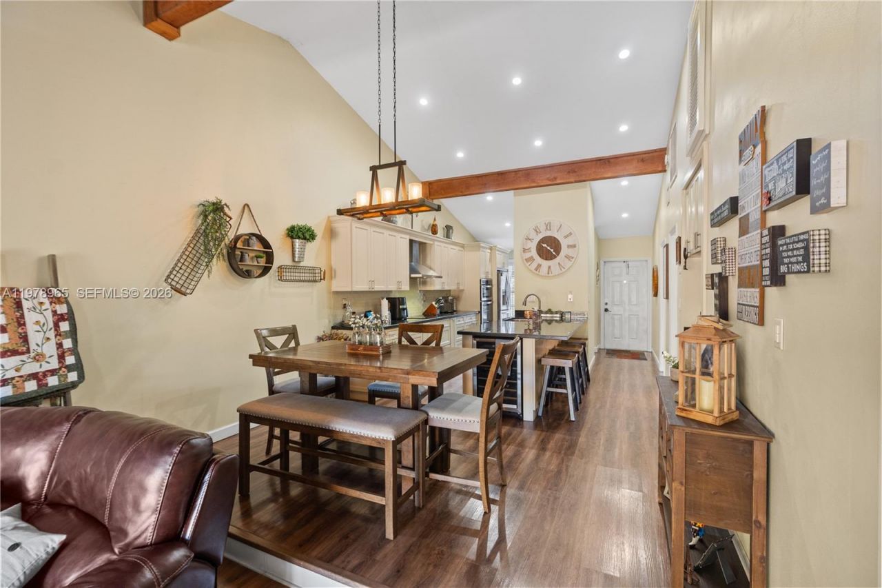 10301 Laurel Ct , Pembroke Pines, FL 33026 Photo