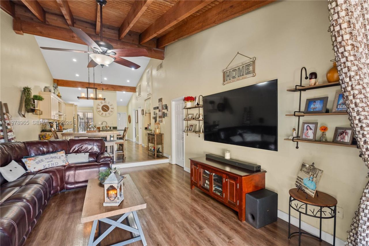 10301 Laurel Ct , Pembroke Pines, FL 33026 Photo