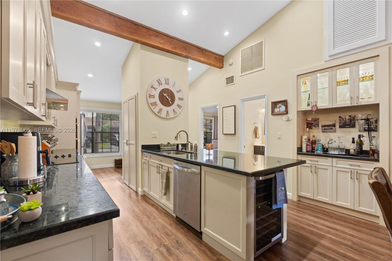 10301 Laurel Ct , Pembroke Pines, FL 33026 Photo