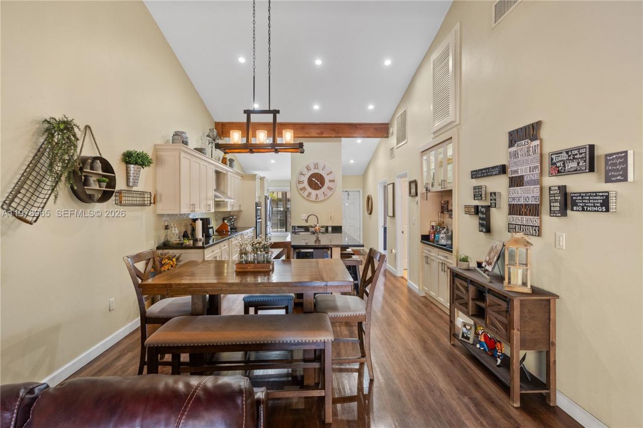 10301 Laurel Ct , Pembroke Pines, FL 33026 Photo