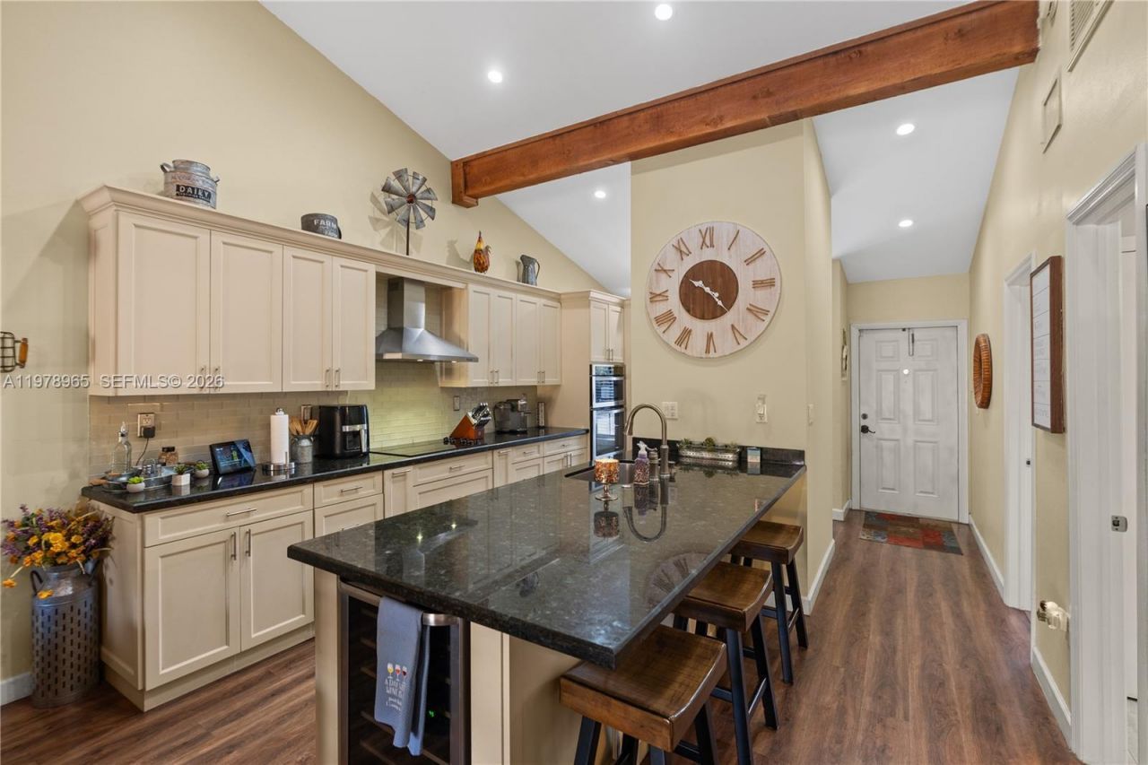 10301 Laurel Ct , Pembroke Pines, FL 33026 Photo