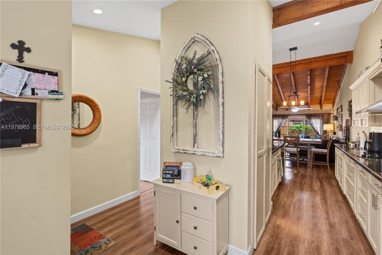 10301 Laurel Ct , Pembroke Pines, FL 33026 Photo