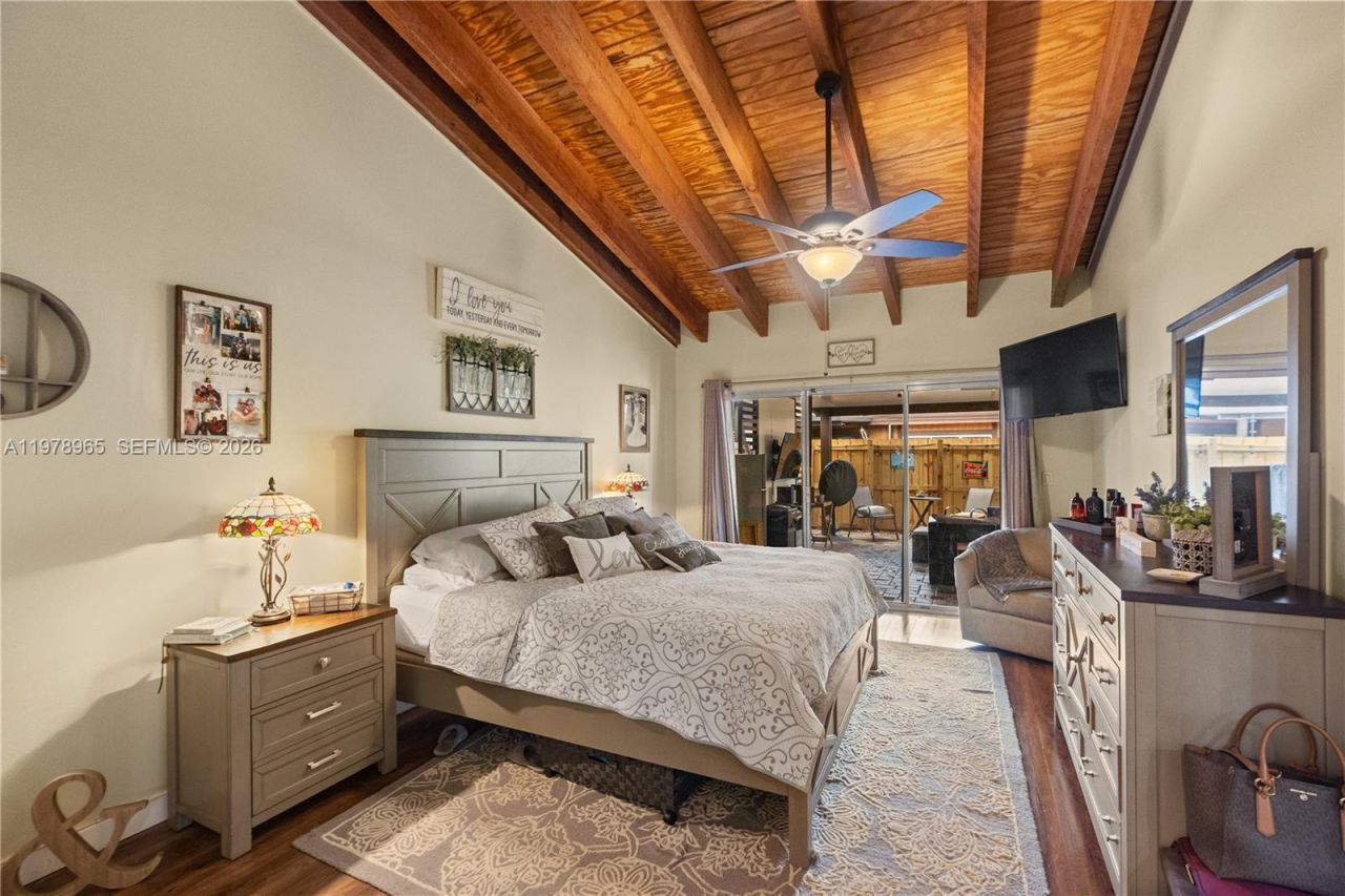 10301 Laurel Ct , Pembroke Pines, FL 33026 Photo