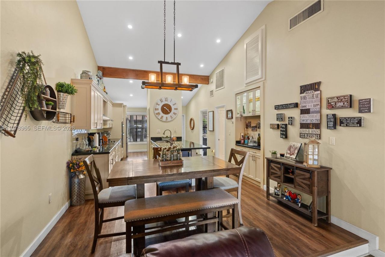 10301 Laurel Ct , Pembroke Pines, FL 33026 Photo