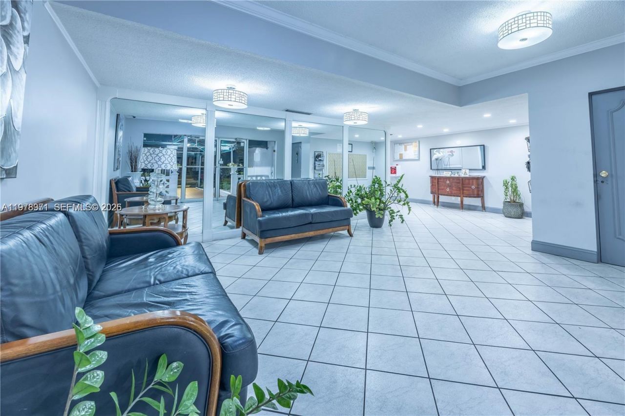 4751 NW 21st St, Unit 210, Lauderhill, FL 33313 Photo