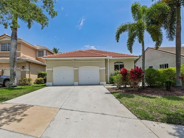 1290 Camellia Ln, Weston, FL 33326