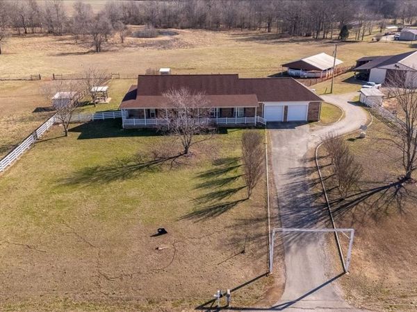 158 Big Springs Rd , Lawrenceburg, TN 38464