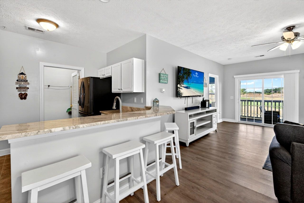 6010 Windsor Green Way Photo 11