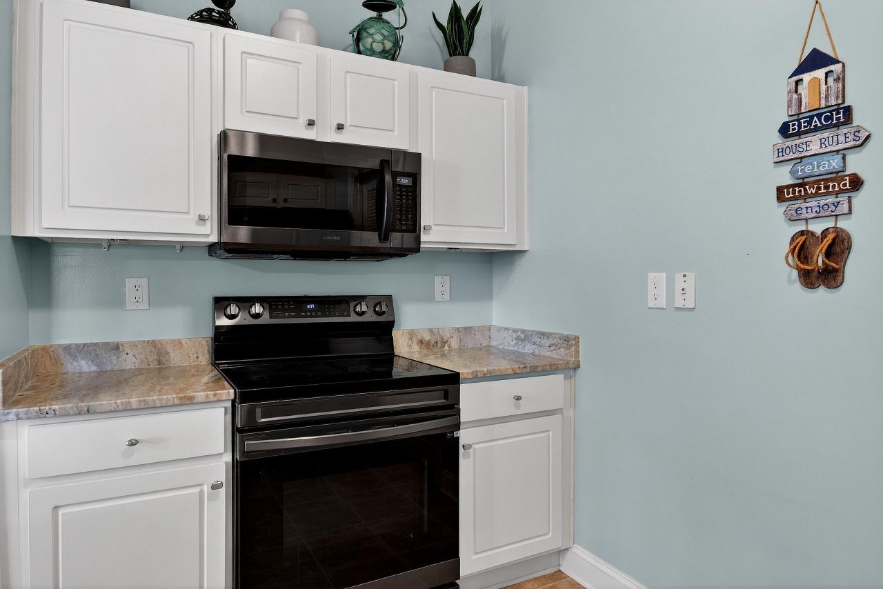 6010 Windsor Green Way Photo 35