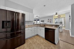 6010 Windsor Green Way photo 4