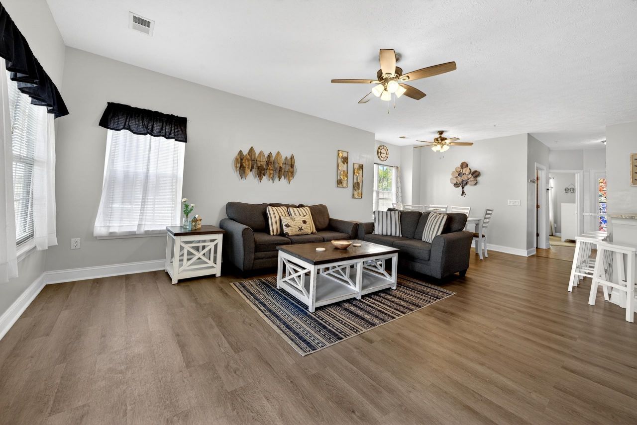 6010 Windsor Green Way Photo 7