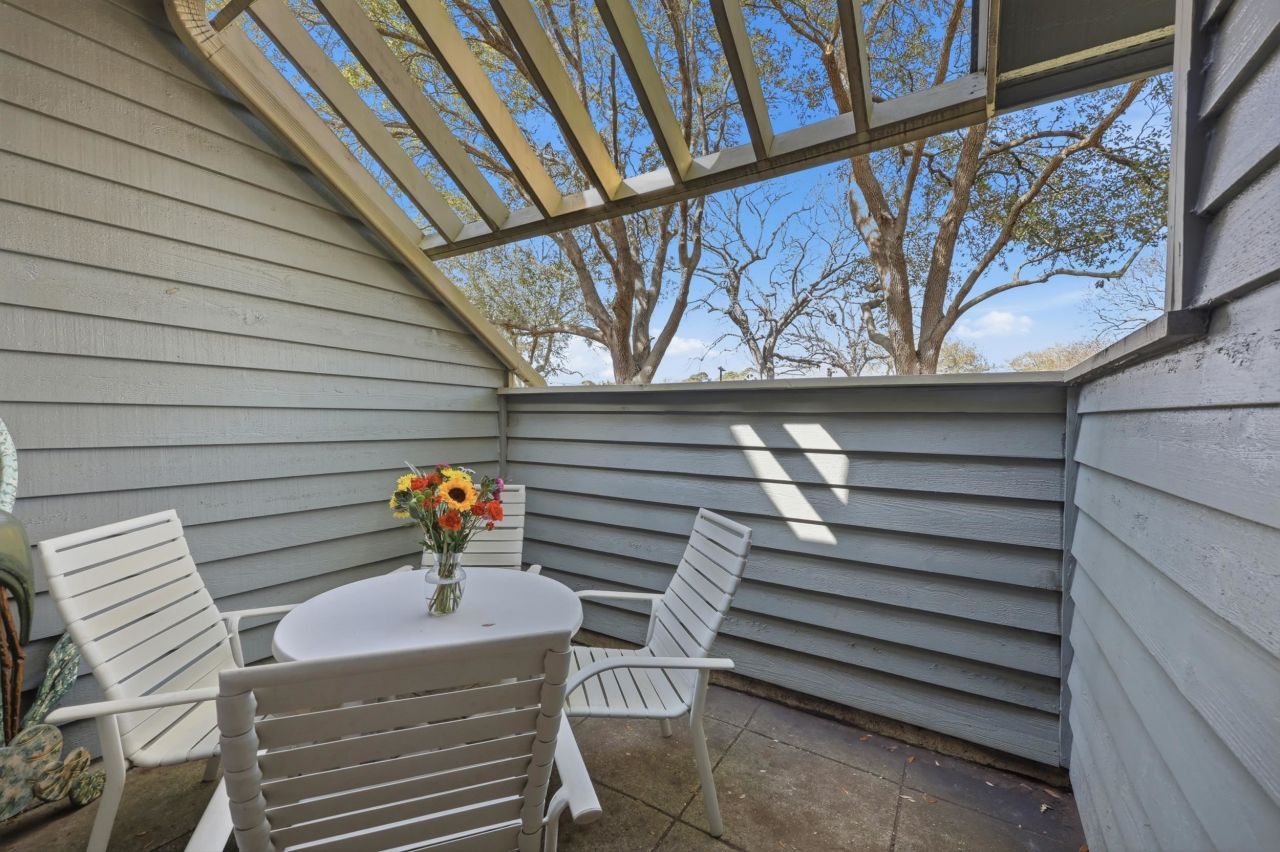 151 Wetherby Way Photo 22